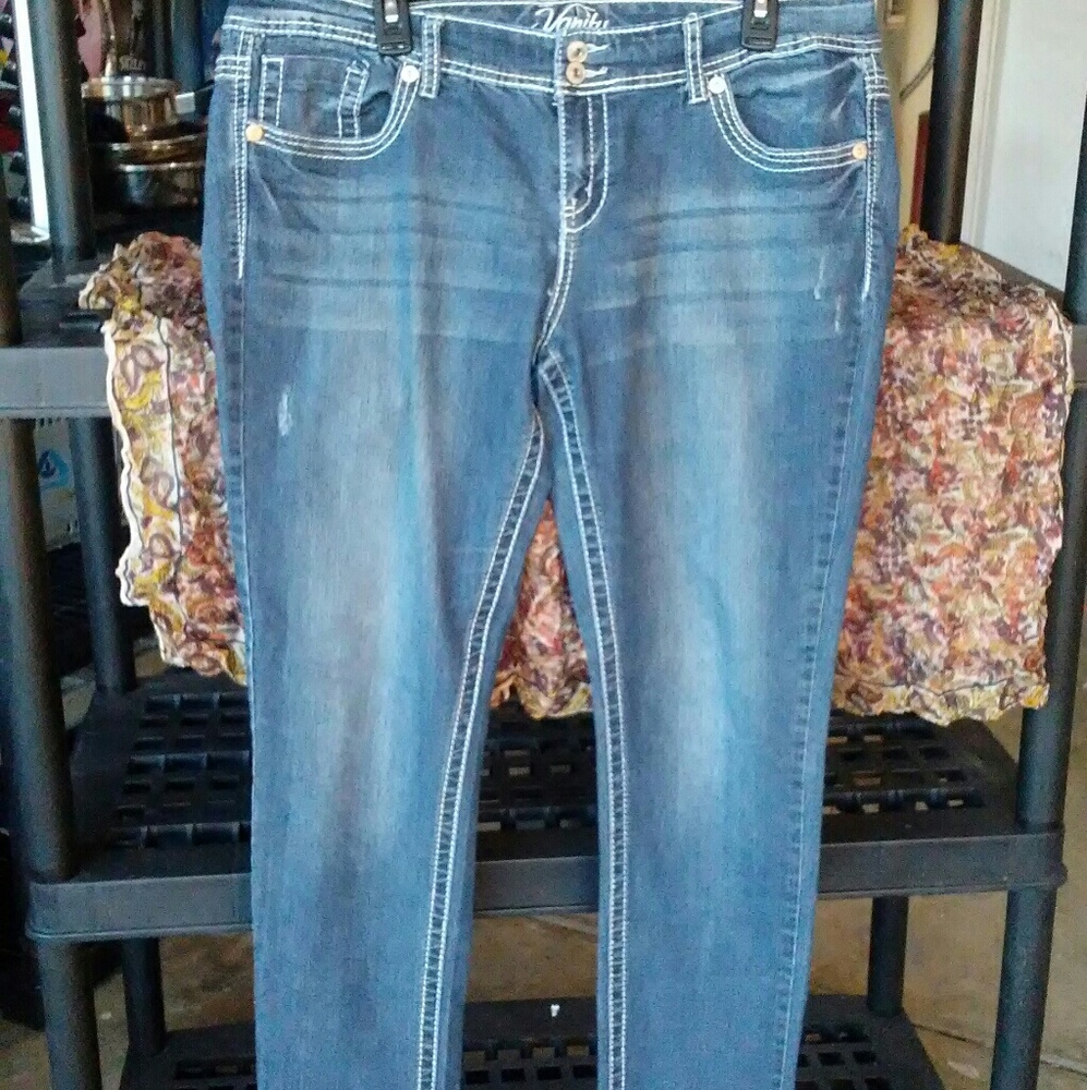 32W/30L Vanity Jeans
